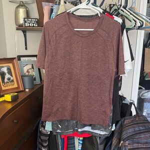 Lululemon Athletica Maroon Short Sleeve T-Shirt